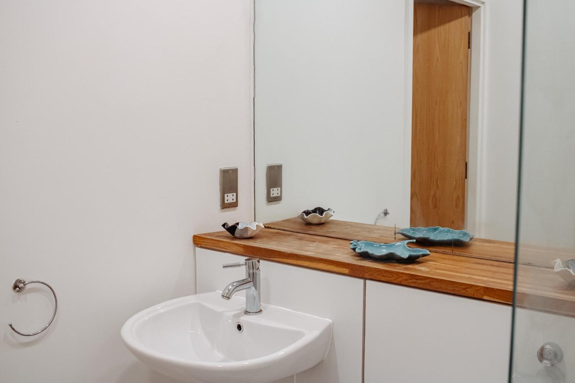 Central & Spacious, Sleeps 8, Perfect For Groups Leeds  Exteriör bild