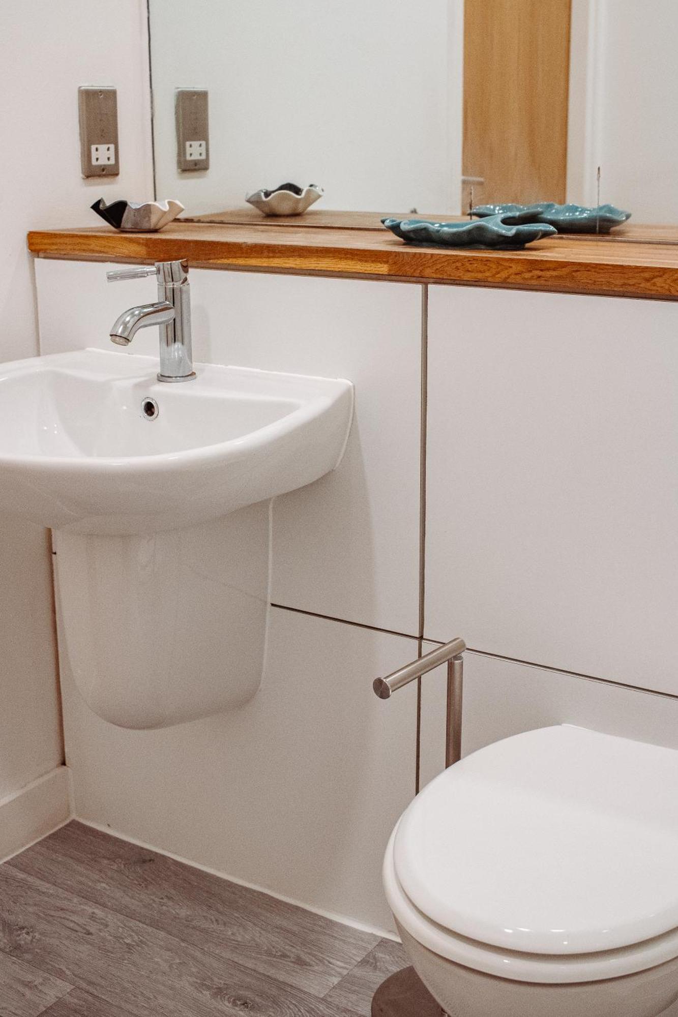 Central & Spacious, Sleeps 8, Perfect For Groups Leeds  Exteriör bild